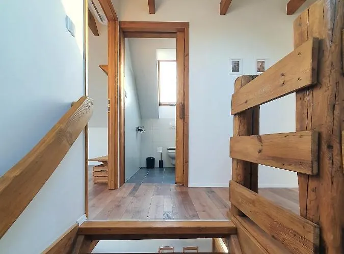 Vinczeller Haz * Paloznak